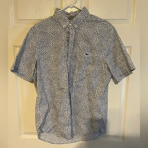 Men’s large Vineyard Vines shirt.